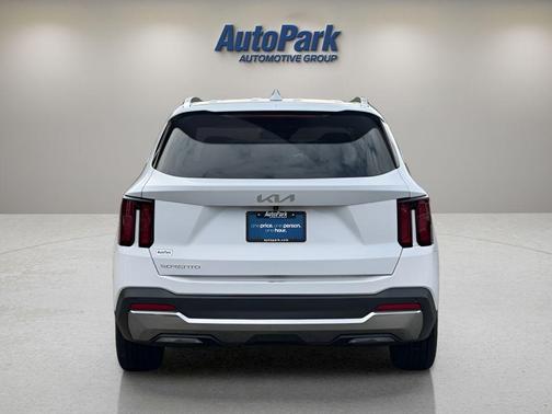 Glacial White Pearl 2024 Kia Sorento S