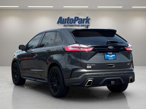 Magnetic Metallic 2019 Ford Edge ST