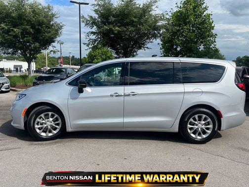 Silver Mist Clearcoat 2026 Chrysler Pacifica Limited