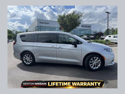 Silver Mist Clearcoat 2026 Chrysler Pacifica Limited