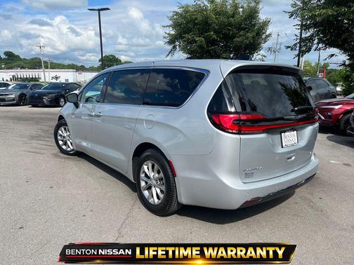 Silver Mist Clearcoat 2026 Chrysler Pacifica Limited