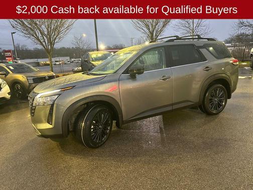 2026 Nissan Pathfinder SL