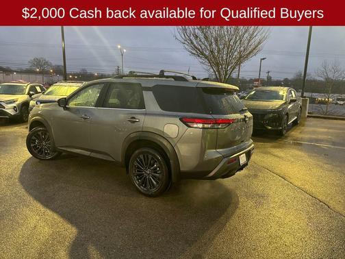 2026 Nissan Pathfinder SL