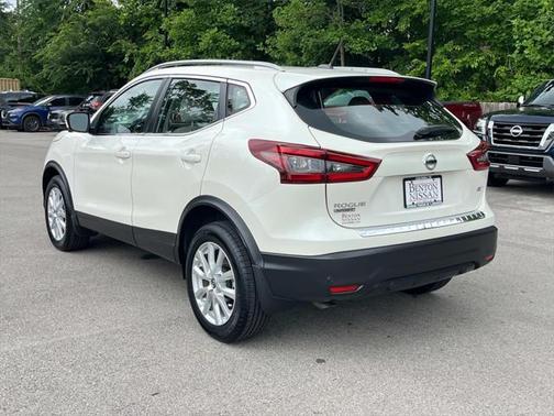2021 Nissan Rogue Sport SV