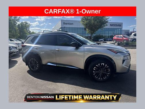 Champagne Silver Metallic/Super Black 2025 Nissan Rogue Platinum