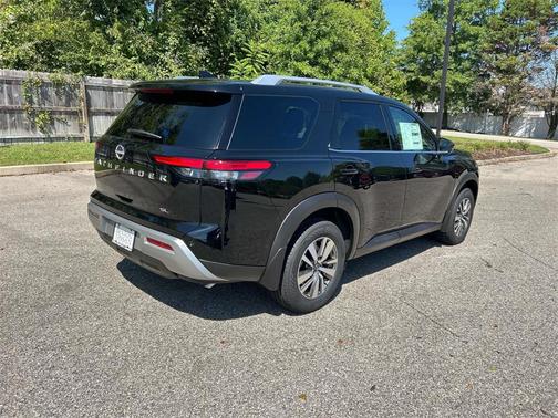 2025 Nissan Pathfinder SL FWD