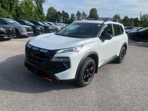 Everest White Pearl Tricoat 2026 Nissan Rogue Rock Creek