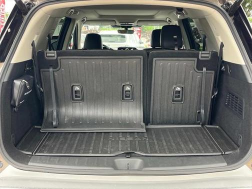 2024 Nissan Pathfinder Platinum FWD