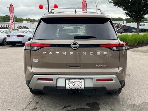 2024 Nissan Pathfinder Platinum FWD