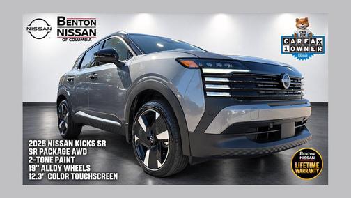 Gun Metallic/Super Black 2025 Nissan Kicks SR