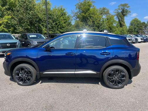 Deep Blue Pearl 2027 Nissan Kicks SR