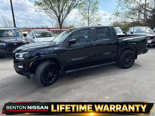 Super Black 2023 Nissan Frontier SV