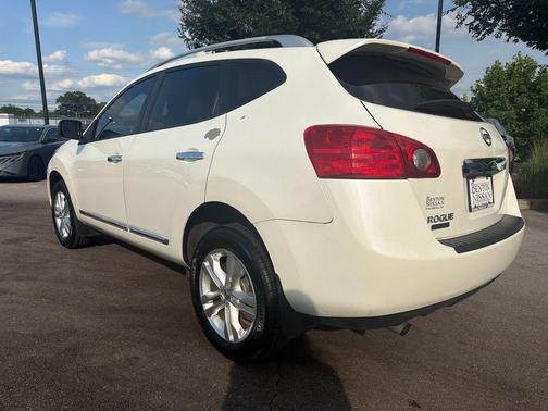 Pearl White 2015 Nissan Rogue Select S
