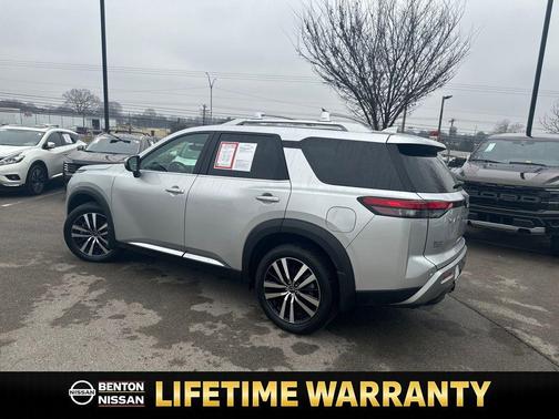 2024 Nissan Pathfinder Platinum FWD