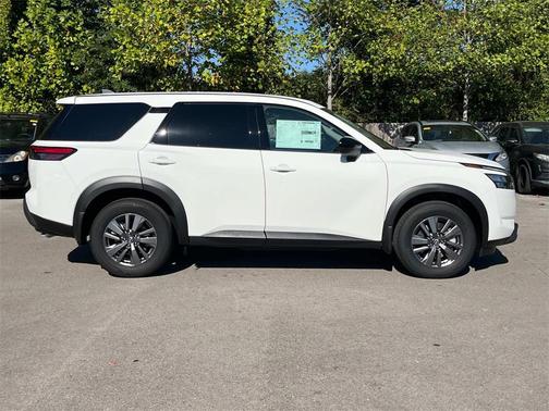 2025 Nissan Pathfinder S FWD