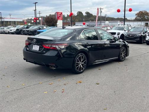 2024 Toyota Camry SE