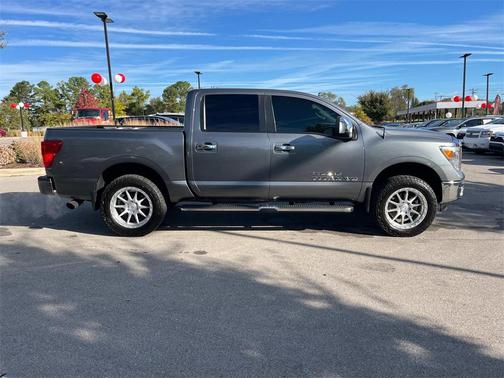 2018 Nissan Titan SL