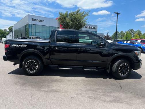 Super Black 2022 Nissan Titan PRO-4X