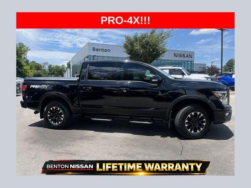 Super Black 2022 Nissan Titan PRO-4X