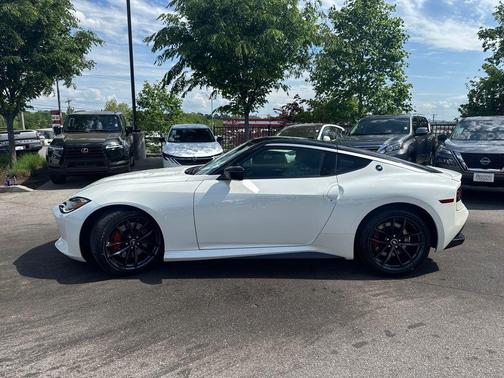 Pearl White/Super Black 2026 Nissan Z Performance