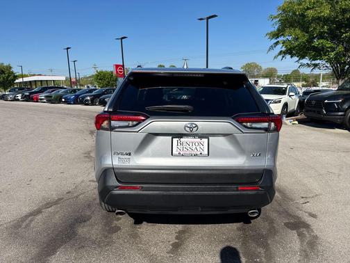 Silver Sky Metallic 2019 Toyota RAV4 XLE Premium
