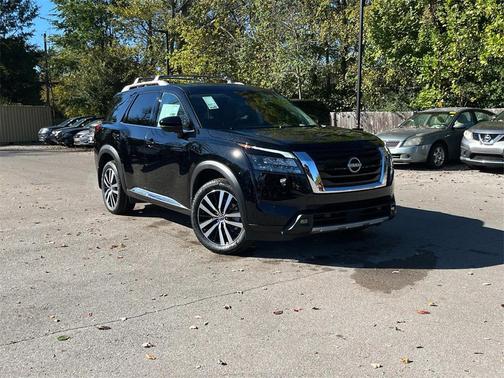 2025 Nissan Pathfinder Platinum 4WD