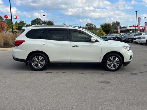 2020 Nissan Pathfinder SV