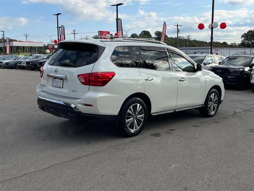 2020 Nissan Pathfinder SV