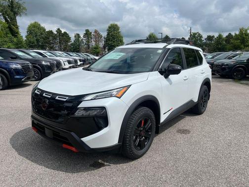 Everest White Pearl Tricoat 2026 Nissan Rogue Rock Creek