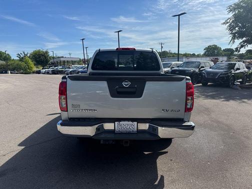 Brilliant Silver 2018 Nissan Frontier SV