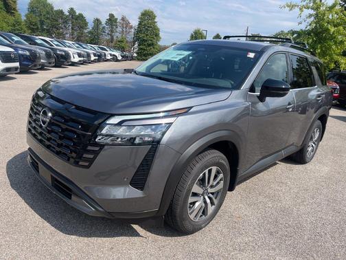 Gun Metallic 2026 Nissan Pathfinder SL