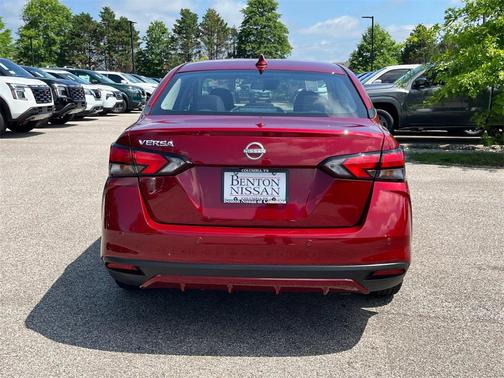 2025 Nissan Versa 1.6 SV