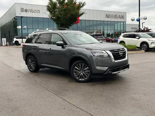 2022 Nissan Pathfinder SL 2WD