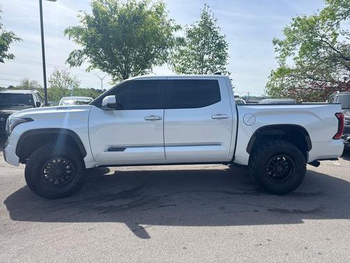 2025 Toyota Tundra Hybrid Platinum