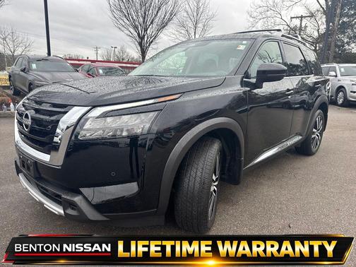 Super Black 2025 Nissan Pathfinder Platinum 4WD