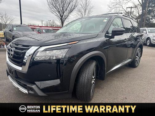 2025 Nissan Pathfinder Platinum 4WD