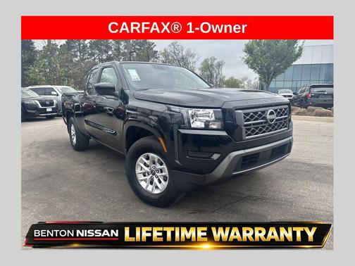 Super Black 2024 Nissan Frontier SV