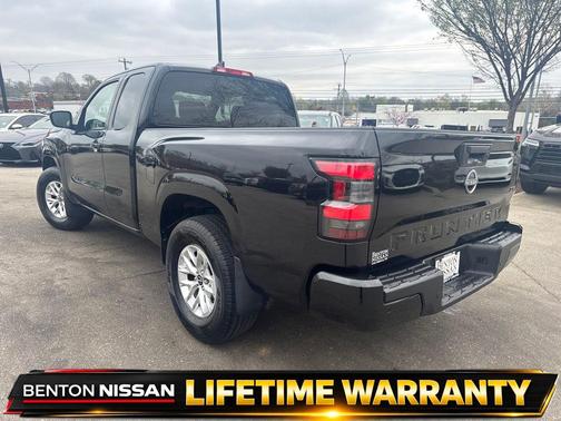 Super Black 2024 Nissan Frontier SV