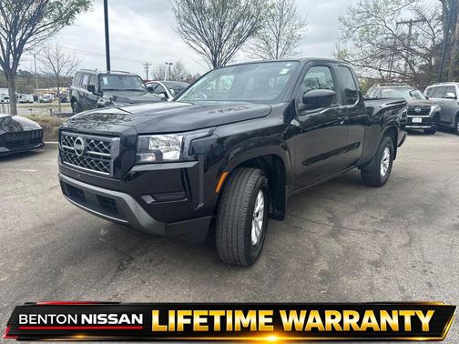 Super Black 2024 Nissan Frontier SV