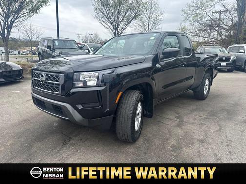 2024 Nissan Frontier SV