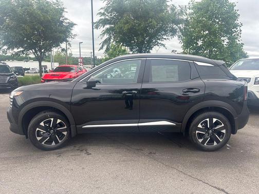 Super Black 2026 Nissan Kicks SV