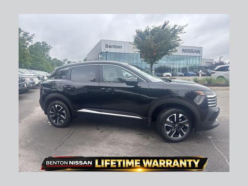 Super Black 2026 Nissan Kicks SV