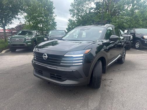 Super Black 2026 Nissan Kicks SV