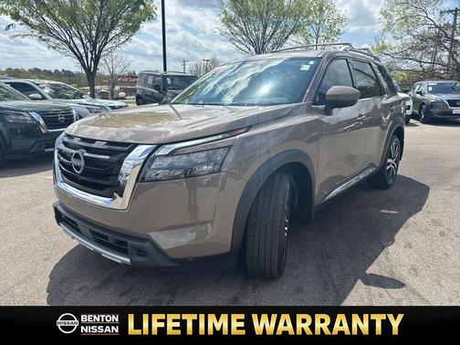 2025 Nissan Pathfinder Platinum 4WD