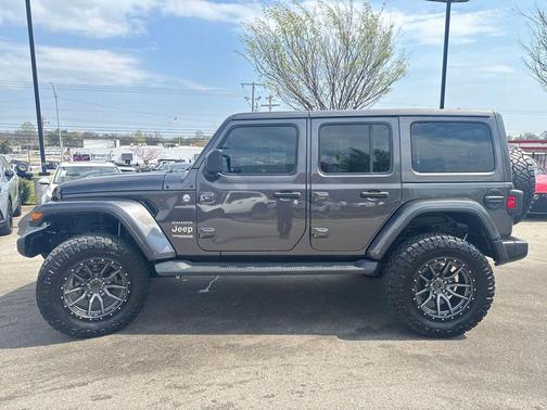 Granite Crystal Metallic Clearcoat 2021 Jeep Wrangler Unlimited Sahara