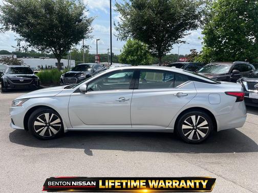 Brilliant Silver Metallic 2021 Nissan Altima 2.5 SL