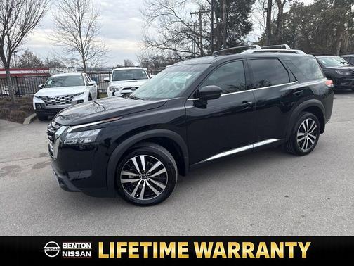 2025 Nissan Pathfinder Platinum FWD