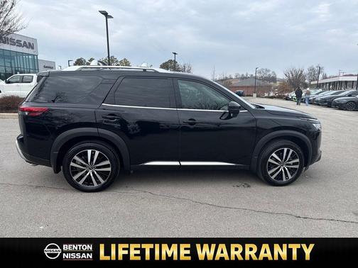 2025 Nissan Pathfinder Platinum FWD