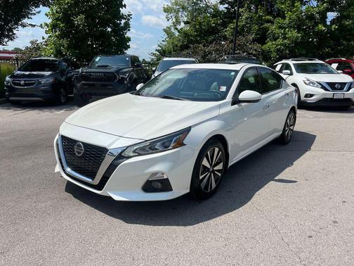 Pearl White Tricoat 2019 Nissan Altima 2.5 SL