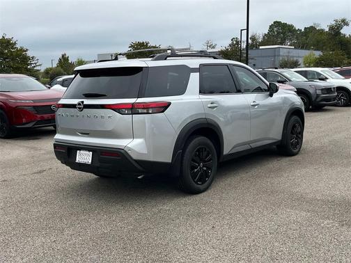 2025 Nissan Pathfinder SV FWD